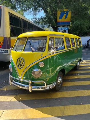 VOLKSWAGEN KOMBI 1.5 LUXO 8V GASOLINA 3P MANUAL